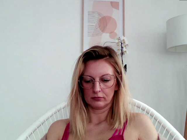Fotky RachellaFox Sexy blondie - glasses - dildo shows - great natural body,) For 500 i show you my naked body @remain