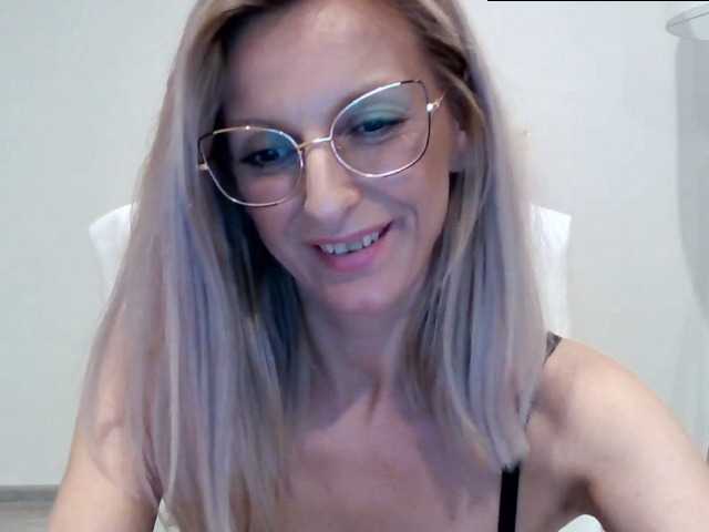 Fotky RachellaFox Sexy blondie - glasses - dildo shows - great natural body,) For 500 i show you my naked body [none]