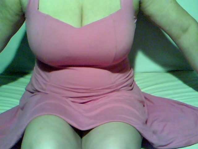 Fotky redcherry I love to caress my pussy and cum in ecstasy, your gifts cheer up and make my pussy get wet Make love. I have a sound, turn it on