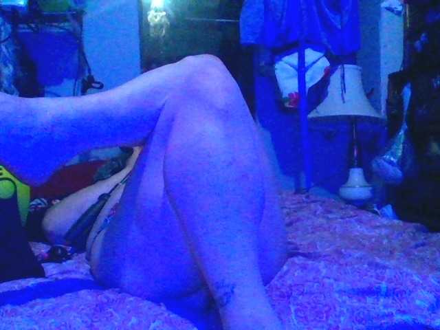 Fotky KepiCarter Watch me get #hot and #sweaty while I redo my #camroom make me #cum and have #multiple #orgasms #BBW #MILF #voyer