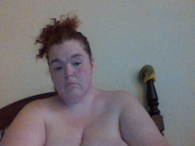 Fotky rednecklady1 Its Monday, in Lockdown due to COVID, what yall doing.