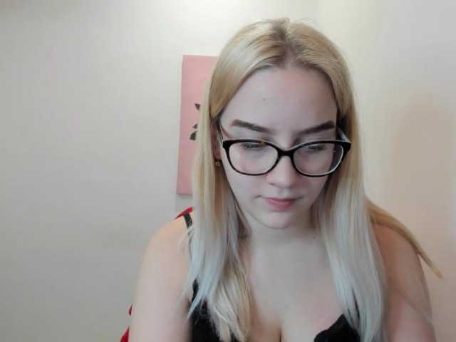 Fotky rikkisix69 Hi guys :) My name is Rikki, my biggest strengths are my #bigtits, and #ass. Im still #teen, and #new here, and very #shy too. ;)