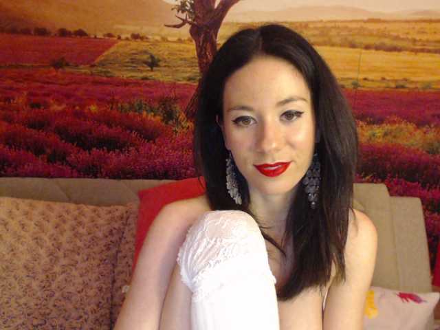 Fotky Roselyn12 Hello to all ... welcome you ;-) ...70 tokens - Striptease , 150 tokens - Anal jewel , 200 tokens - big dildo in my pussy, 200 tokens - dildo in my ass