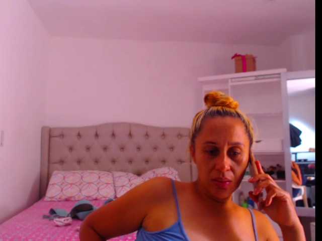 Fotky RoxanaMilf I want to have 5000 to make an explicit show with the oils, we need 1053 We have 3947 5000 3947 1053