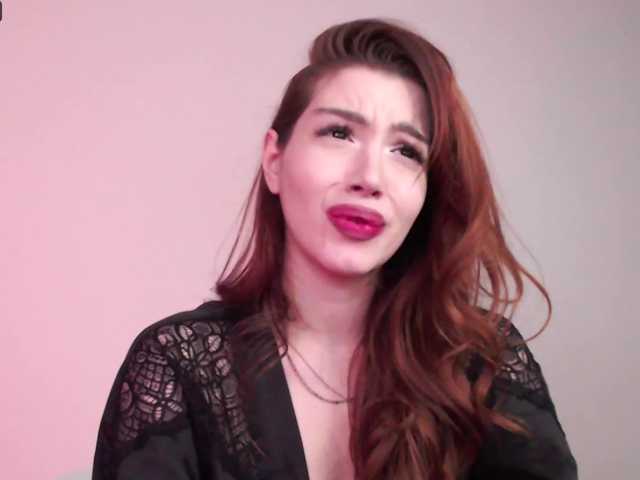 Fotky Roxanne-Rouge want a lot of orgasms today!