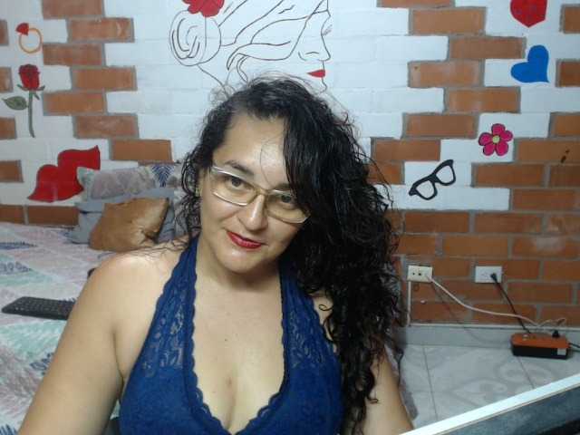Fotky SaimaJayeb Sound during the PVT or tkns show here !!!! I love man flirtatious and very affectionate *** Make me vibrate and my Squirt is ready for you ***#lovense #squirt #mature #hairy #anal #pvt