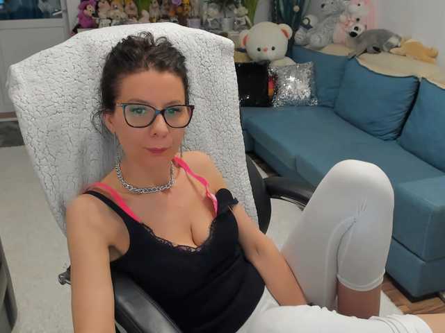 Fotky SalomeJade Welcome my guys#pvt#lovense#ohmibod#it makes me smile and wet).any tips is ***you!