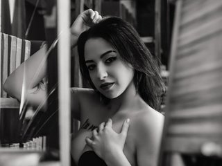 Erotický videochat Sarah-Dumont