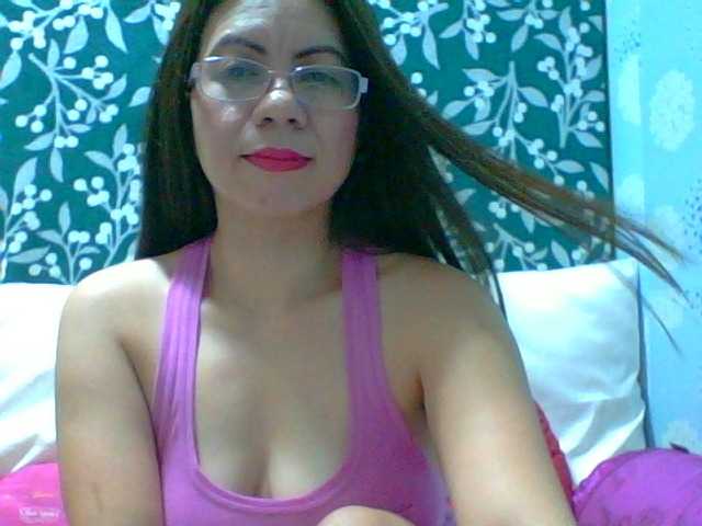 Fotky Scarletteb hey guests welcome to my room..Show Boobs 20tk,Play my tits 24tk,Show feet 15tk, pussy view 44tk,show Ass 28tk ,Get naked 100tk Kiss 10tk..open cam 50tk..