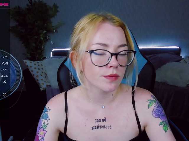 Fotky Sedwunder @remain before stripshow lovense from 2 tk | tits 48 | blowjob 142 | striptease 148 | dildo in pussy 389
