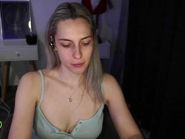 Fotky sensualTrixie Make my pussy wet, Lush is ON! Tip 23 for Ultra High vibes 3 sec. -Top off- [none] remaining tokens