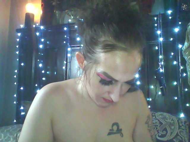 Vysílací screenshoty SexxxyTaylor