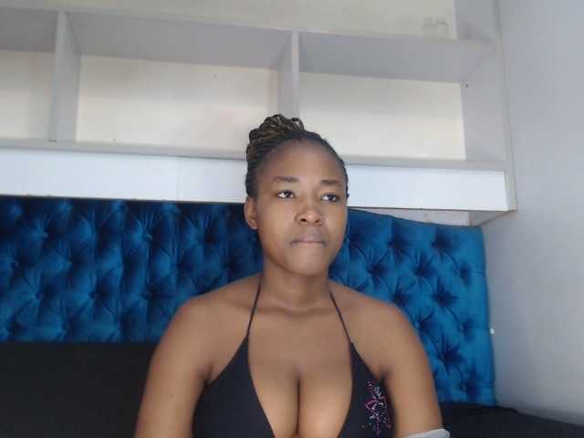 Fotky SexyAmeena200 hello if you dont find me attractive dont bother staying in my room ,leave before i kick yourself out u guys piz like and follow me .you cant just come in my room and .piz help me pay my tution fee.
