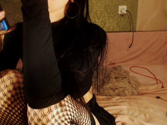 Fotky Sexymalay18 Hi I am Alina) Lovens from 2 x tokenes) Subscribe) On the golden rain we collect! i want pvt my love !