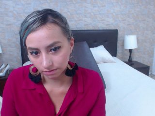 Fotky ShaniaDav welcome to my room!!!!#torture me #sweet#natural tits#hot#latina#wet #lovense #
