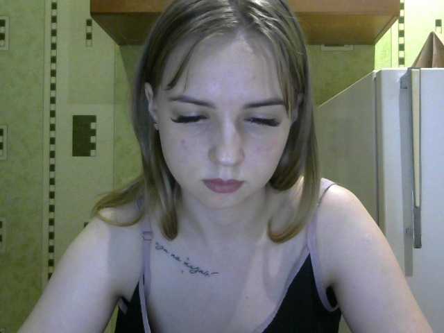 Fotky SweetCandy77 fuck myself with a toy for 500 tokens