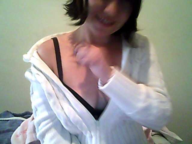 Fotky SweetSafira Play with me :) Tips for tricks! 50 TOKENS - get naked - try me!