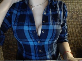Fotky SweetValeri Hi)) I look at your cameras, 20 tokens. Chest 50 tokens. Toy in private chat group