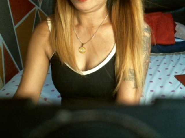 Fotky Tamira72 hello sexy im horny wanna play in private..if u want to see how sexy i am im here and send me ur tokens..im ready to show up..;