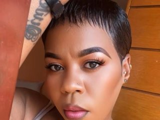 Erotický videochat THICKBUNNYCHICKxx