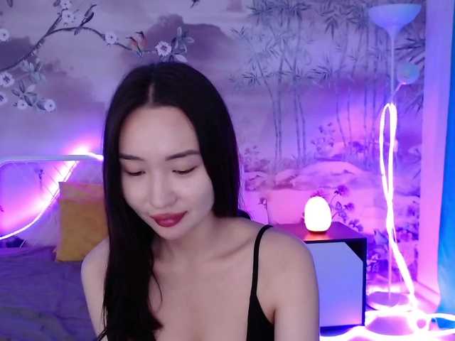 Fotky TomikoMilo Have you ever tried royal blowjob or ever hear about this ? Ask me ! My fav vibe level 5,10,20,30,40,50, 66 it goes me crazy #asian #mistress #skinny #squirt #stockings