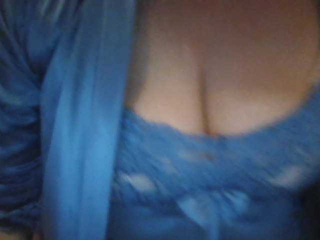 Fotky _mamasita_ Greetings, my dears: * Welcome im my room. I will be glad to your attention and gifts :) I'm collecting tokens for a better camera. Need @remain :*