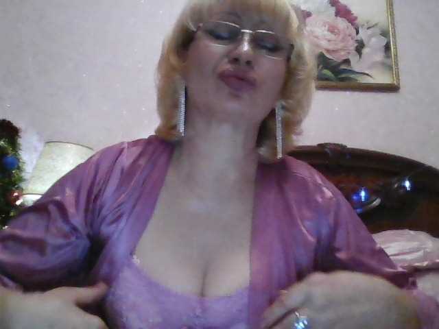 Fotky _mamasita_ Greetings, my dears: * Welcome im my room. I will be glad to your attention and gifts :) I'm collecting tokens for a better camera. Need @remain :*