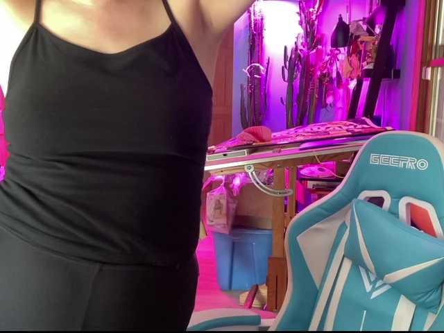 Vysílací screenshoty KinkyJawn