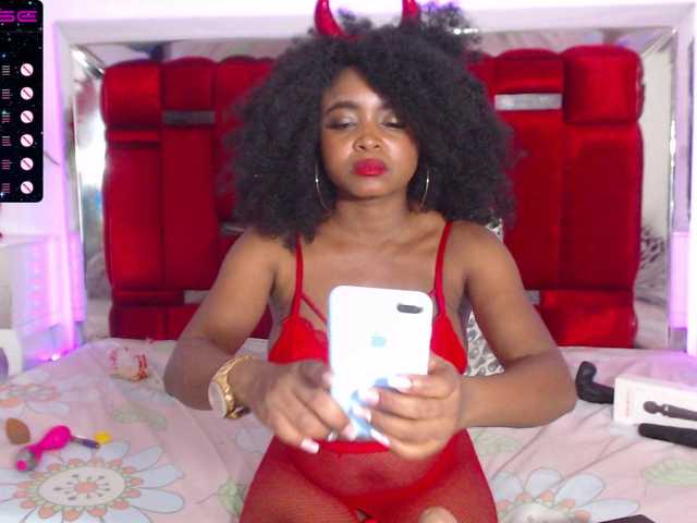 Fotky valerysexy4 Hey guys, hot day I want you to make me wet for you !! ♥♥ PVT // ON @goal full squirt #ebony #latina # 18 #slim #bigboob #lovens