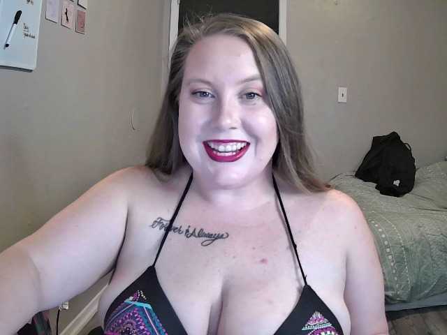 Fotky VanessaSwayxoxo your favorite bbw reporting for duty! I can't wait to drain your balls. Help me get to my goal of 60,000 tokens by the 1st! Insta - vanessa_swayxoxo