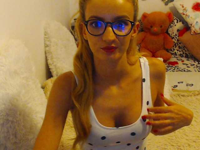 Fotky VerraSweet4U Waiting in my room guys if want have fun togheter:*:*:*LUsh is on! is 180 tks for suck my new dildo/70 soles feet/C2C = 50/ 100 topless/200 naked/300 fingering / 600 anal/ 1000 squirt