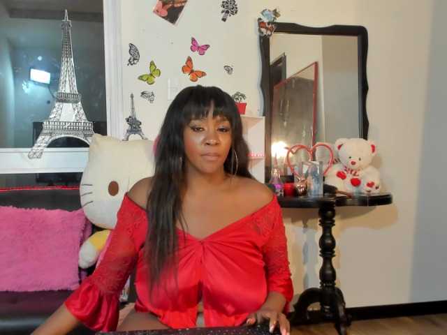 Fotky VIOLETAJONES I love talking to intelligent people with good tastes I also consider myself cute and naughty I would like to meet people