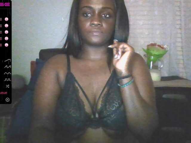 Fotky XOXOBREEXOXO lets have some fun. its your fav black cum whore