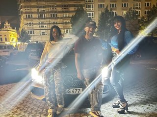 Erotický videochat xtripletemptationx