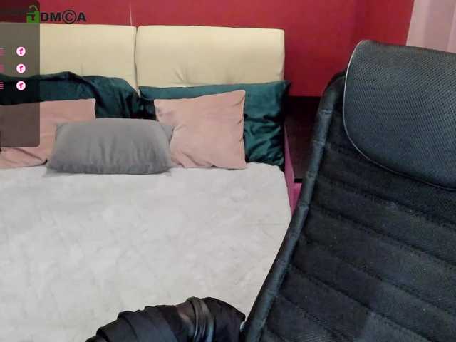 Fotky yatvoyakoshka Lovens vibrates from 2 tokens at a time)In private I play with toys, role-playing, sam to cam, femdom)Orgasm in pvt - 555tk or lovens control 10 min)In full private I play with the ass and realize any fantasies) invite!