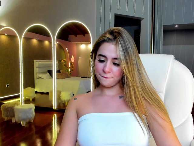 Fotky YennyWalter You know you want me, don't be shy and talk to me ♥ Blowjob 99 TK ♥ Ride dildo 705 TK ♥