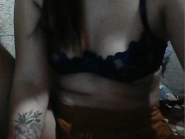 Vysílací screenshoty yummycumcutegirl-18x