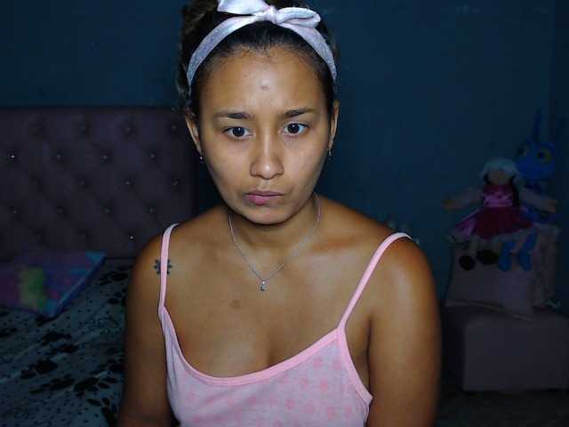 Fotky yummyqueenx couple show privately do not miss it for just 1000