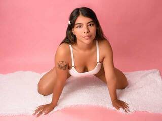 Erotický videochat YvonneCollins