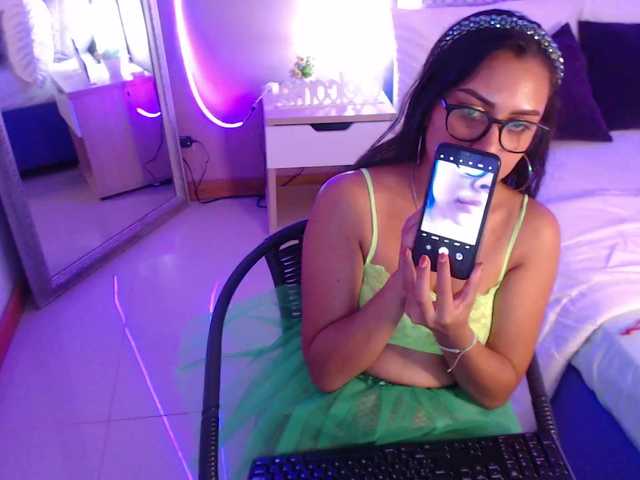 Vysílací screenshoty zoelopezz