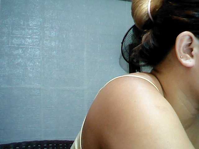 Fotky zyna6914 hello guy welcome to my room help me soem token guyz thank you for all help guyz...